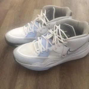 Nike mens basketball shoes size 9.5